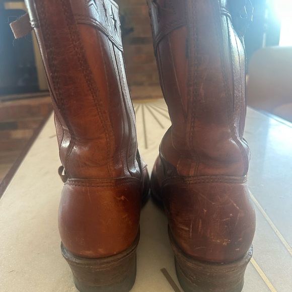 Brown Fyre boots with star pattern at top. Size 10. Size worn off - Picture 6 of 8